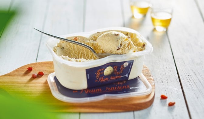 Crème glacée rhum, avec raisins macérés au rhum — vue 2